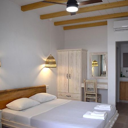 Κalamitsi Rooms & Apartments Đảo Đảo Kimolos Ngoại thất bức ảnh