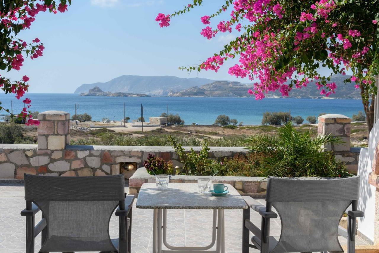 Κalamitsi Rooms & Apartments Đảo Đảo Kimolos Ngoại thất bức ảnh