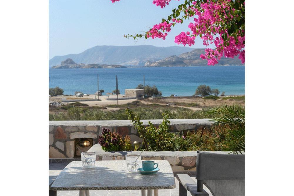 Κalamitsi Rooms & Apartments Đảo Đảo Kimolos Ngoại thất bức ảnh