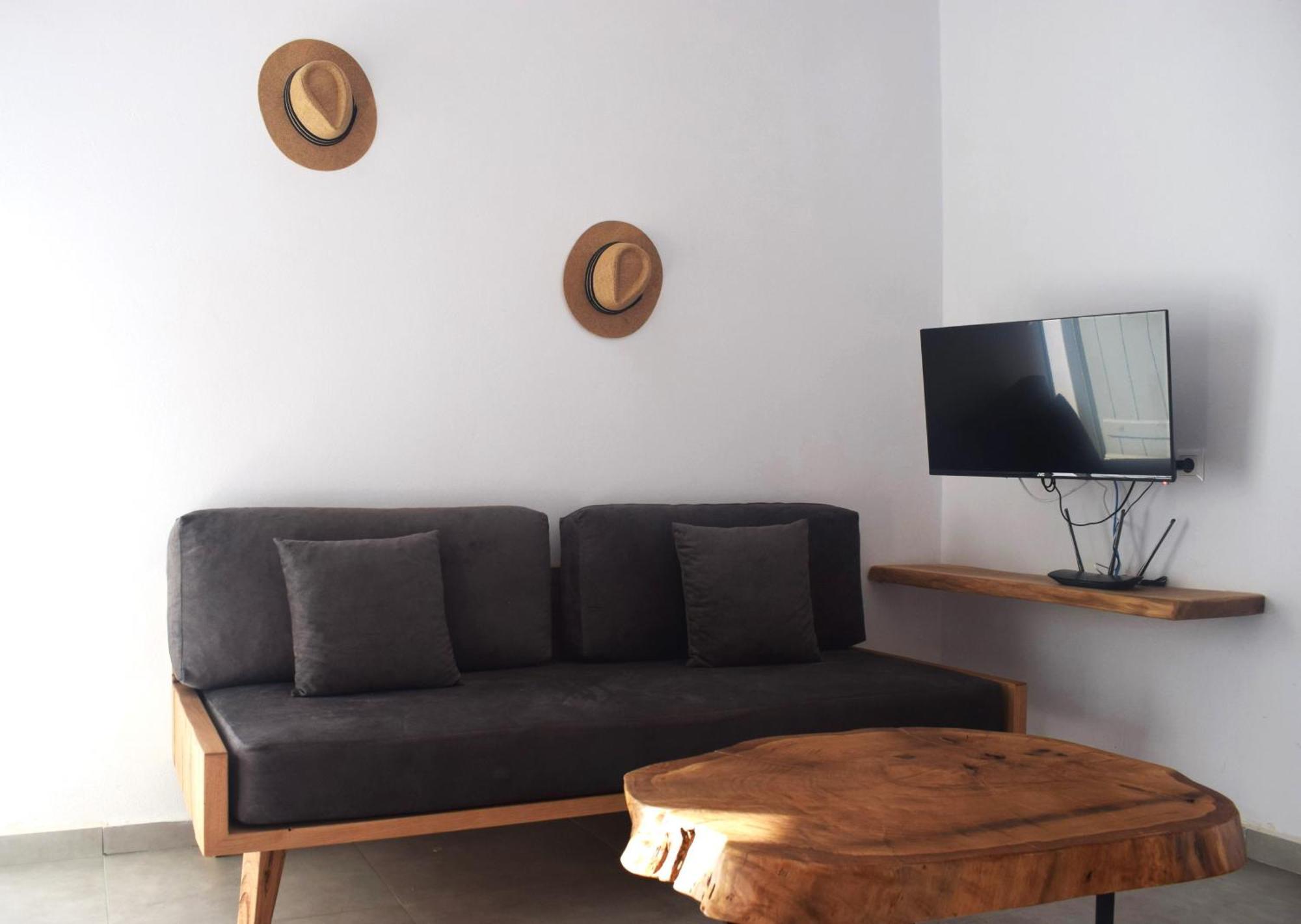 Κalamitsi Rooms & Apartments Đảo Đảo Kimolos Ngoại thất bức ảnh