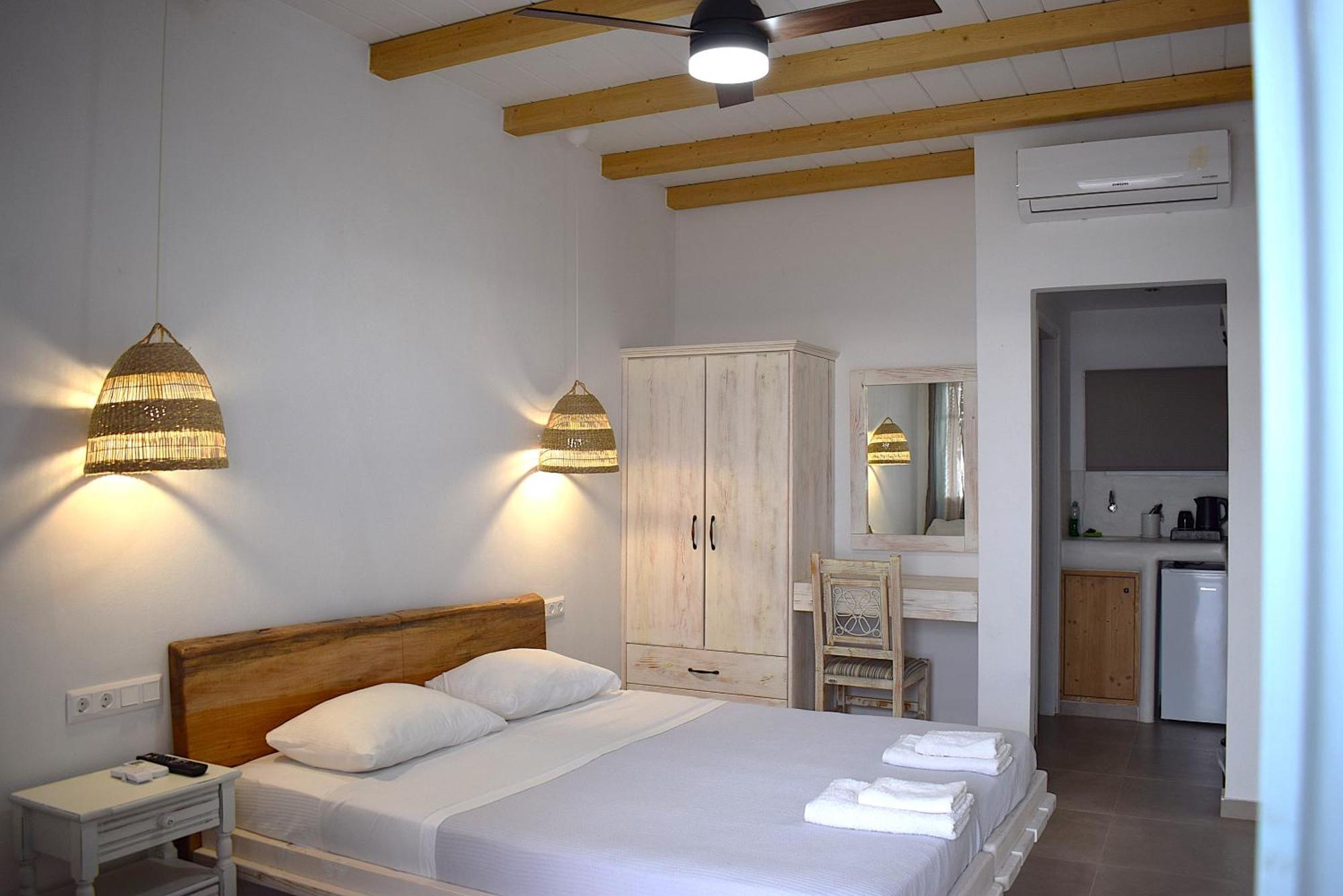 Κalamitsi Rooms & Apartments Đảo Đảo Kimolos Ngoại thất bức ảnh