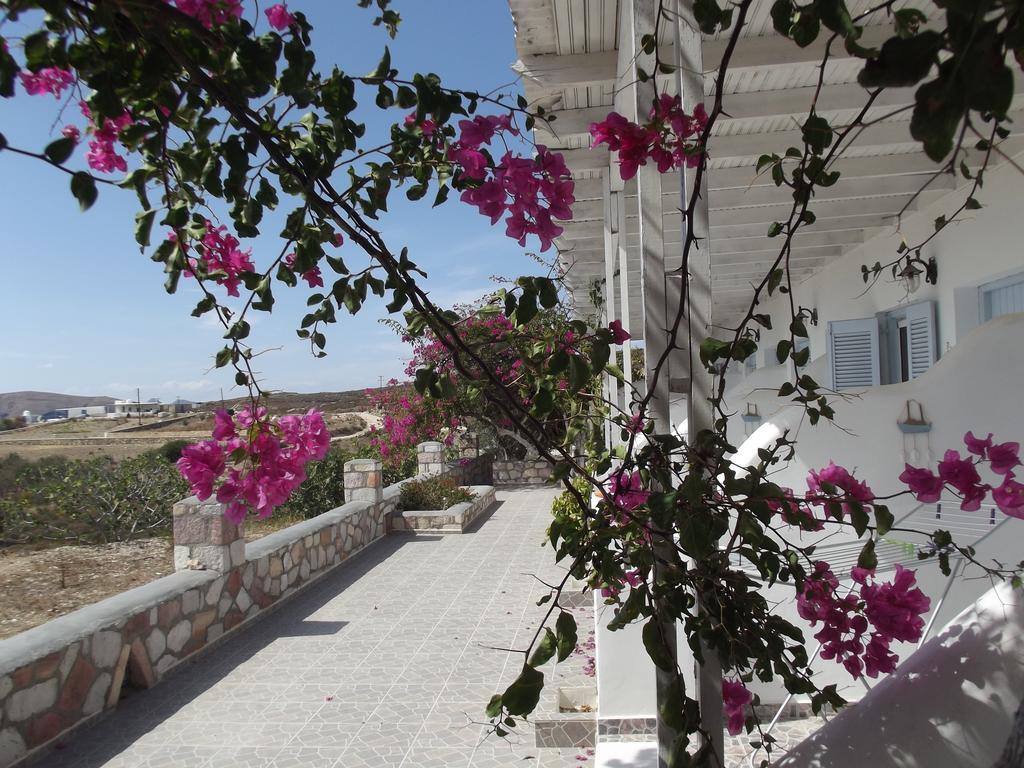 Κalamitsi Rooms & Apartments Đảo Đảo Kimolos Ngoại thất bức ảnh